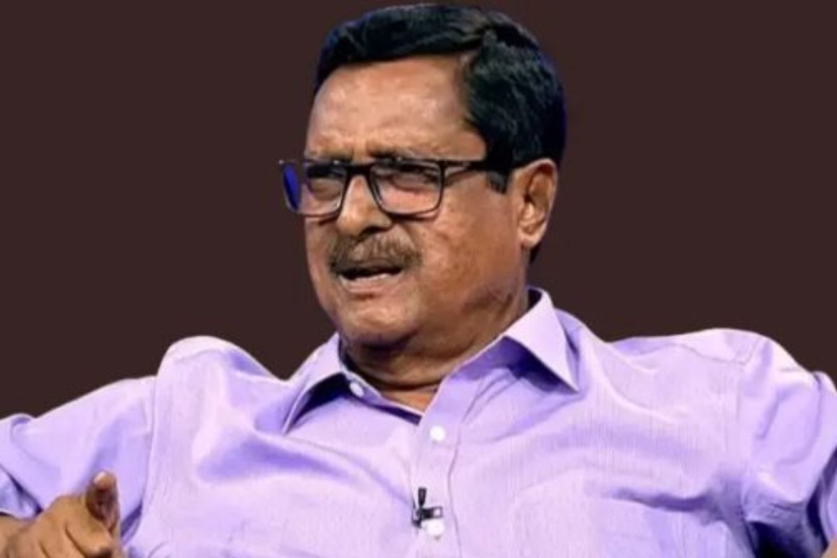 ‘রিটেনে পাস করার সঙ্গে সঙ্গে অ্যাডমিট কার্ড আমার কাছে নিয়ে যাইবা’