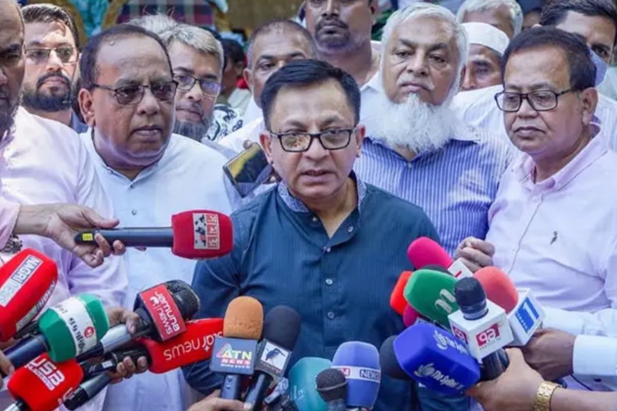 ‘তেলের মূল্যবৃদ্ধির প্রভাব নিত্যপণ্যের দামে পড়তে দেওয়া হবে না’