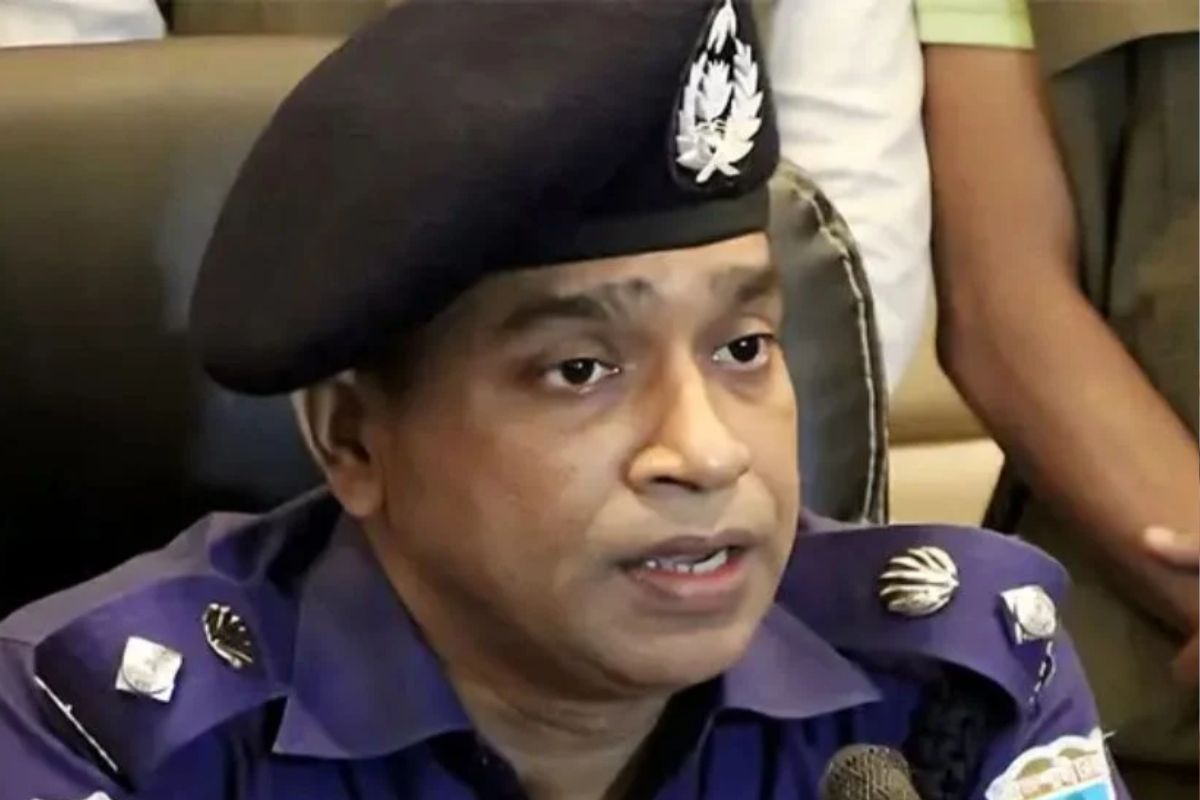 চাকরি থেকে পলায়নের মামলায় সাবেক এসপি বরখাস্ত