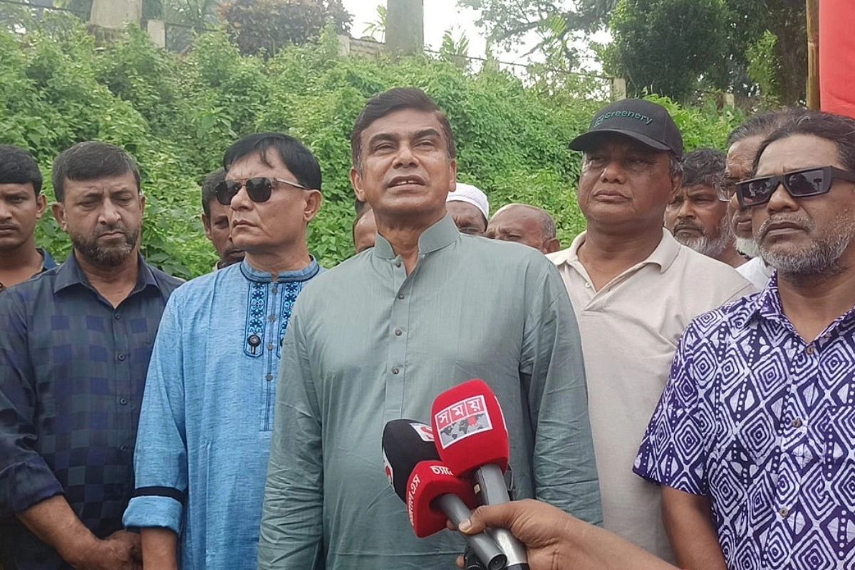 নদী-খাল দখলমুক্তিতে রাজনৈতিক পরিচয় বিবেচনা নয়: প্রতিমন্ত্রী ফরহাদ