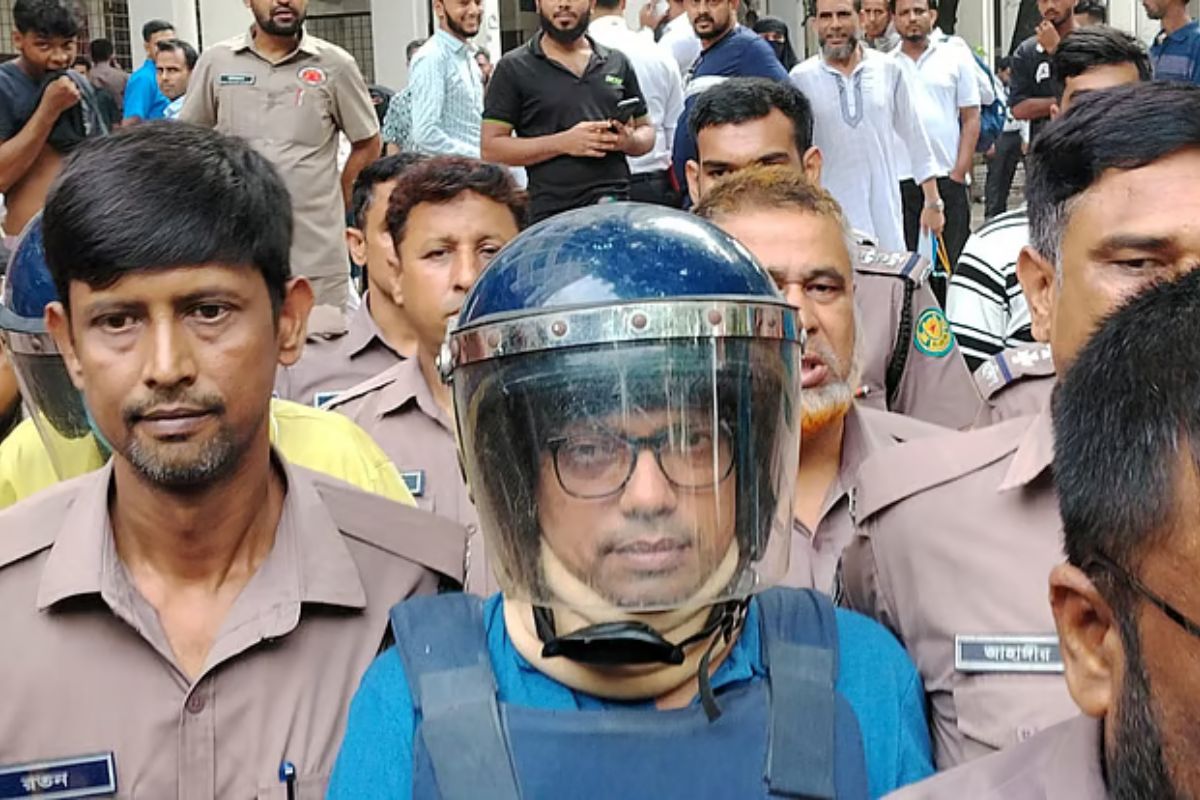 লিফট শুধু আমাদের জন্য নষ্ট থাকে: পলক