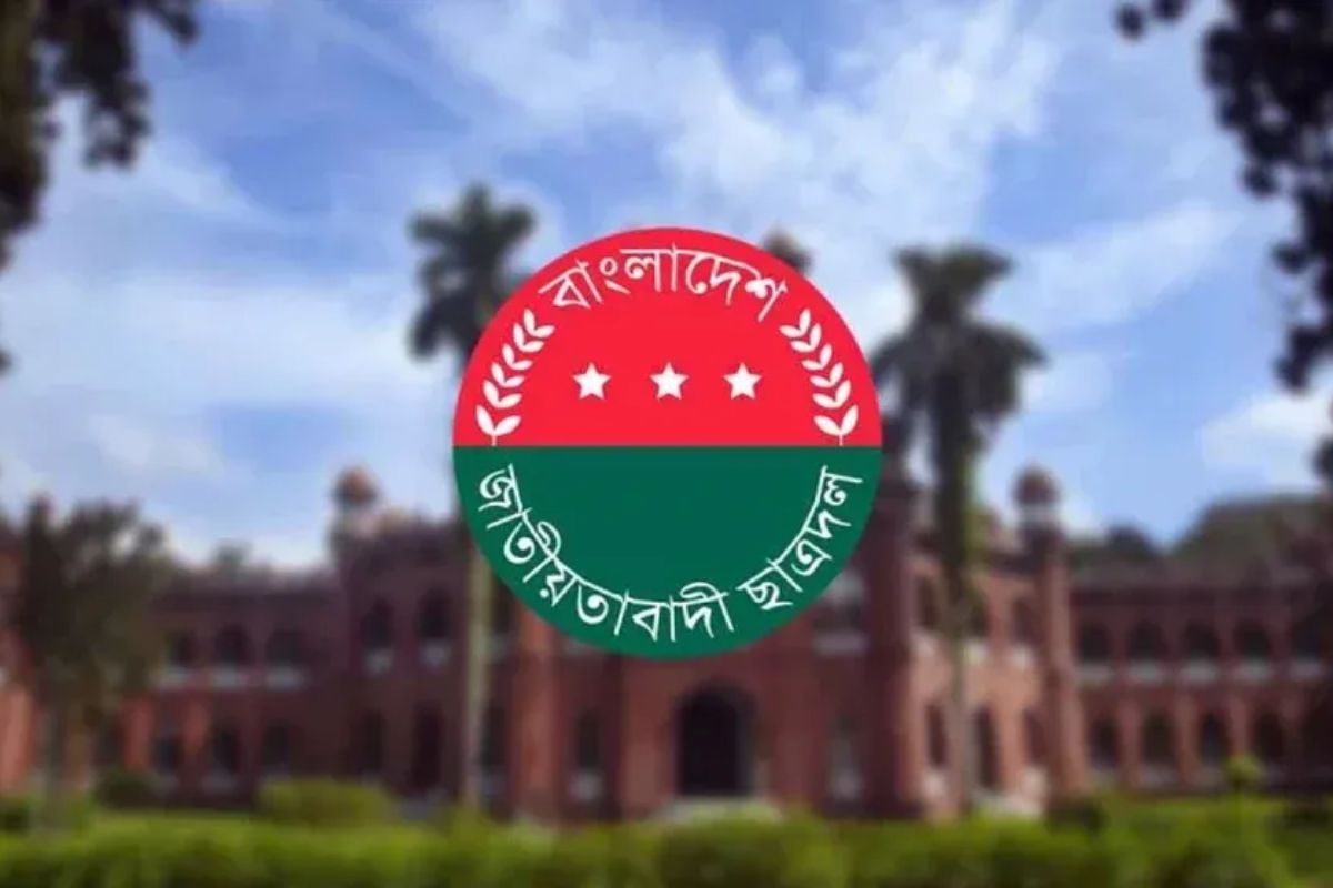 ঢাবিতে বিরোধ মীমাংসা ঘিরে ছাত্রদলের দুই পক্ষের সংঘর্ষ