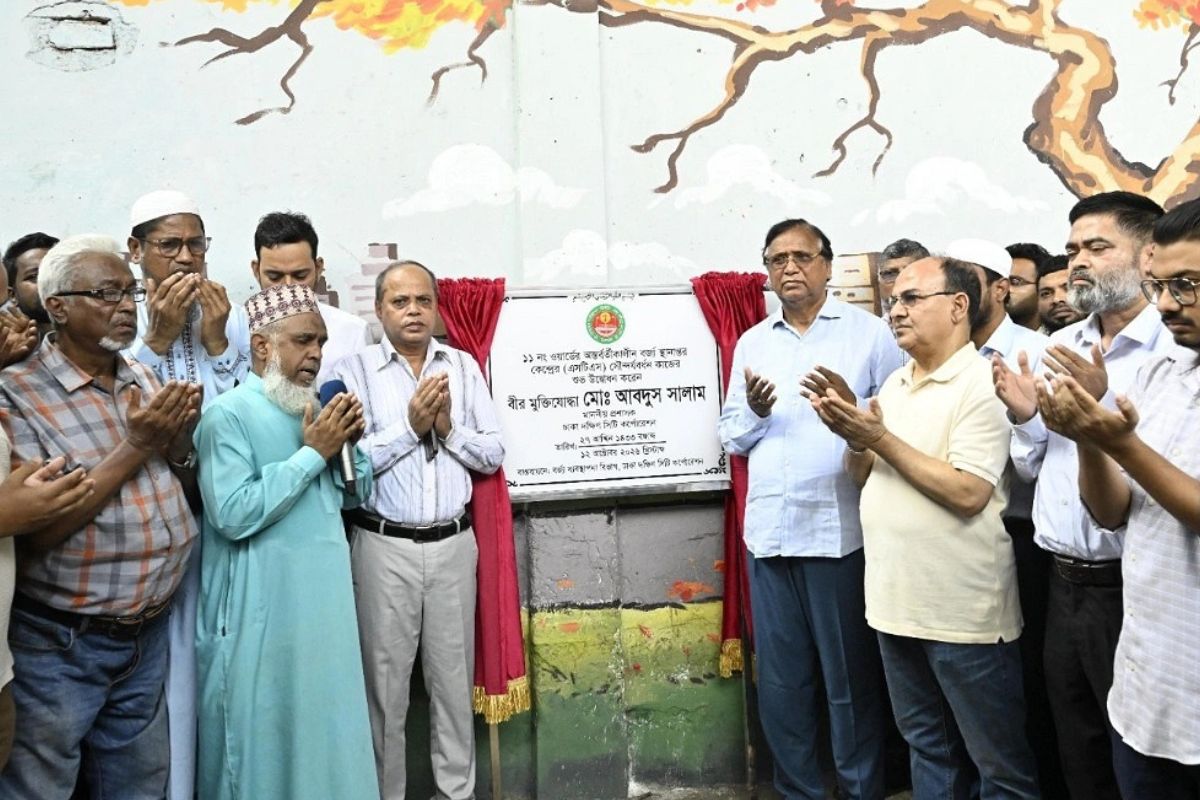 পরিচ্ছন্নতাকর্মীদের নিরাপদ কর্মপরিবেশ নিশ্চিত করতে হবে: ডিএসসিসি প্রশাসক