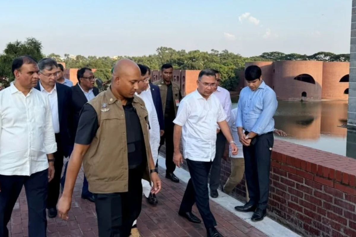 সংসদ ভবন প্রাঙ্গণ পরিষ্কার ও সংস্কারের নির্দেশ প্রধানমন্ত্রীর