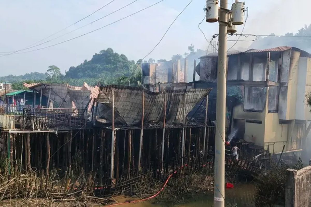 কক্সবাজারে রিসোর্টে আগুনে একই পরিবারের ৬ জন নি'হত