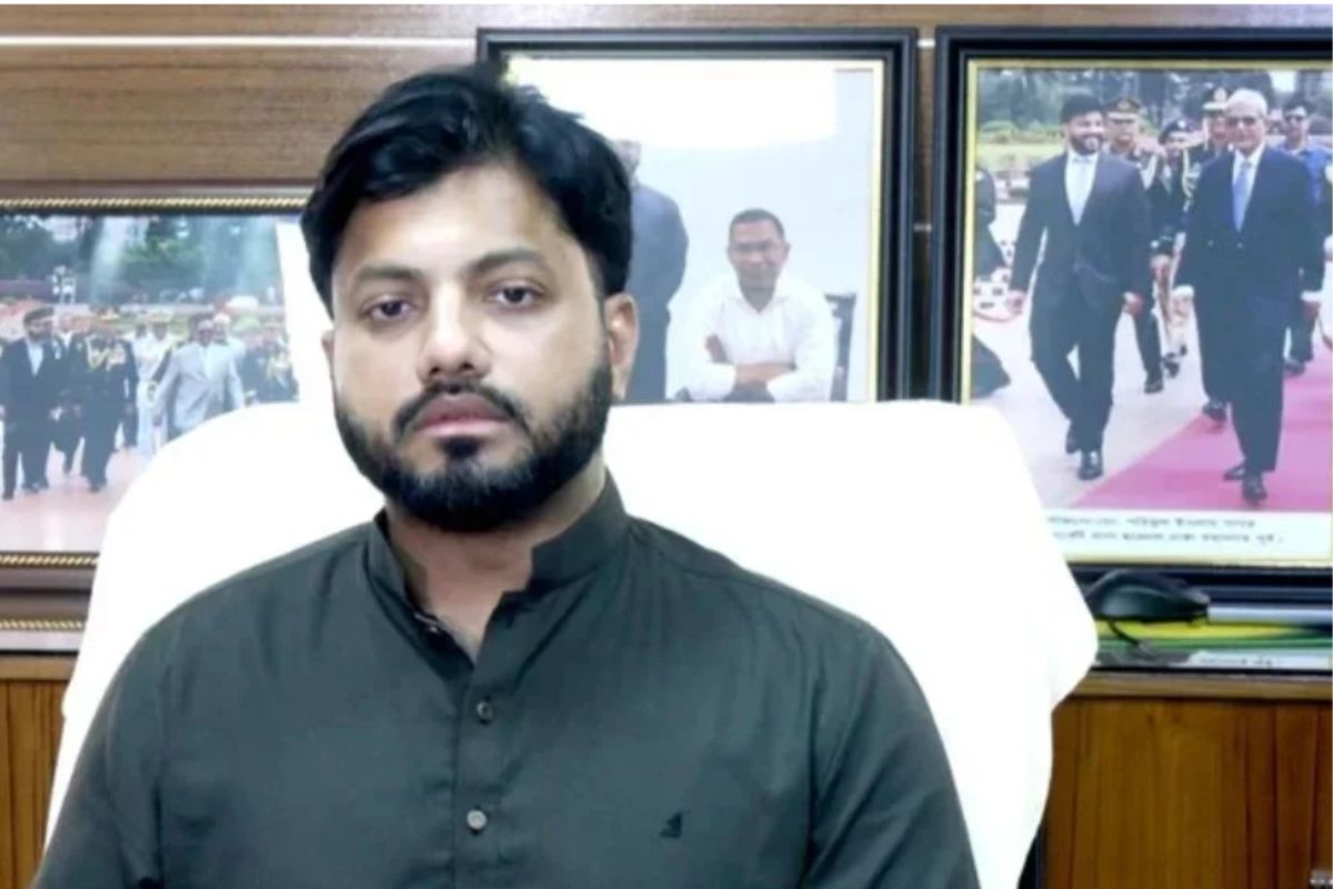 আত্মরক্ষায় অস্ত্র উঁচিয়ে ধরেছিলেন, দাবি প্রতিমন্ত্রী ইশরাকের