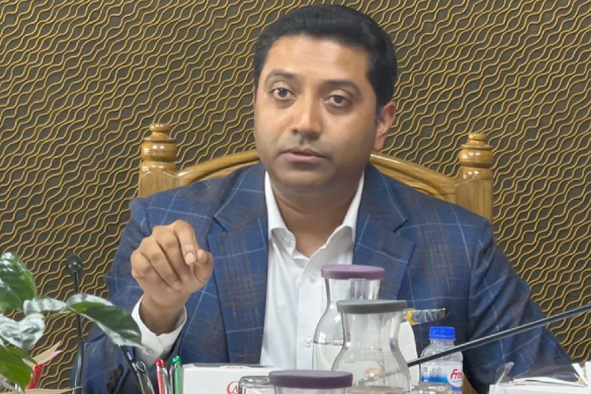 পুলিশকে না জানিয়ে ববি হাজ্জাজের কার্যালয় থেকে মাদকবিরোধী অভিযান