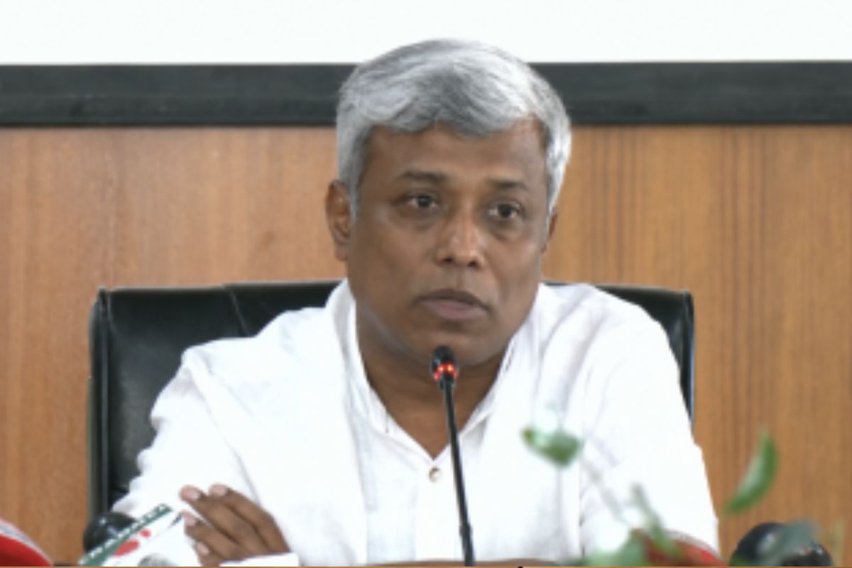 ‘আগামী গ্রীষ্মের আগে ৪ হাজার মেগাওয়াট সৌরবিদ্যুৎ যোগ হবে’