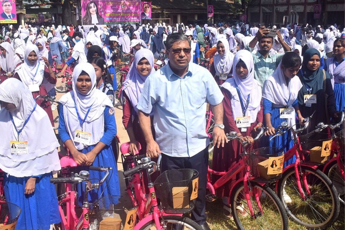 'গ্রামে গ্রামে স্বাস্থ্যসেবা পৌঁছে দেওয়ার উদ্যোগ নেওয়া হচ্ছে'