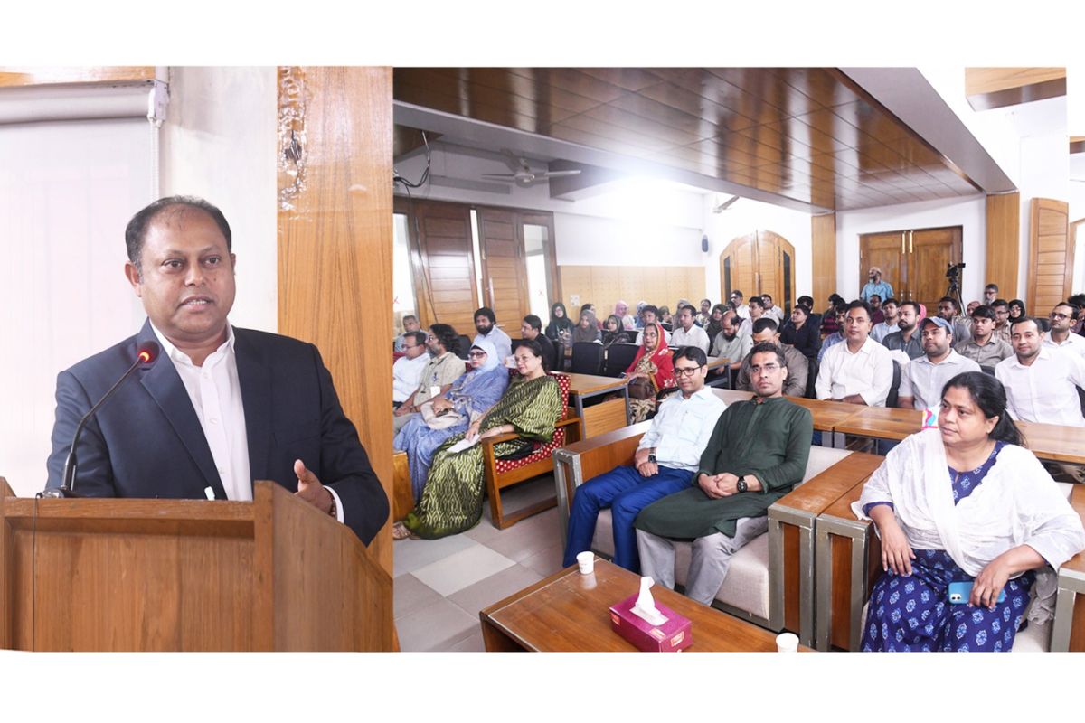 ‘ঢাকা বিশ্ববিদ্যালয়কে শীর্ষ অবস্থানে উন্নীত করতে ঐক্যবদ্ধভাবে কাজ করতে হবে’