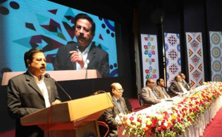 জনপ্রশাসন সংস্কার কমিশনের চেয়ারম্যানকে অপসারণে ৪৮ ঘণ্টার আল্টিমেটাম