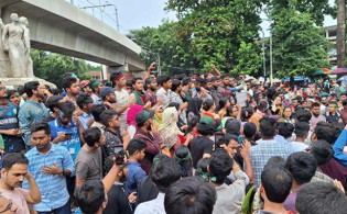 ক্ষমতার পটপরিবর্তনের বছরে নেতৃত্বে ঢাবি