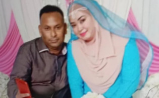 মালয়েশিয়ার তরুণী প্রেমের টানে মাকে নিয়ে বাংলাদেশে
