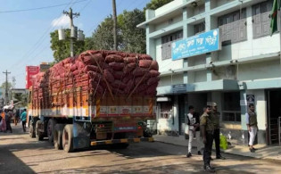 পেঁয়াজের রপ্তানি মূল্য কমাল ভারত