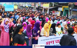 সচিবালয়ের সামনে জবি শিক্ষার্থীদের অবস্থান; তীব্র যানজট