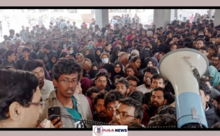রুয়েটে ৯ দফা দাবিতে প্রশাসনিক ভবনে শিক্ষার্থীদের তালা