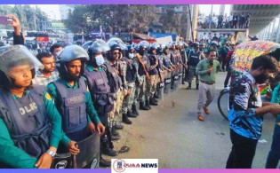 তিতুমীর শিক্ষার্থীদের ঘিরে রেখেছে পুলিশ-ডিবি-বিজিবি