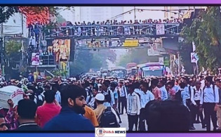 দেড় ঘণ্টার অধিক সময় ধরে চলছে দুই কলেজের সংঘর্ষ
