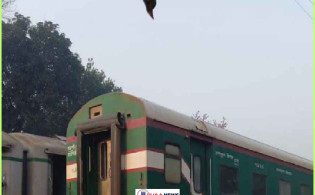 মাঝ পথে ২ বগি রেখে ট্রেন চলে গেল খুলনায়