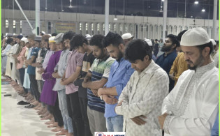 প্রথম তারাবিতে বায়তুল মোকাররমসহ মসজিদে মসজিদে মুসল্লিদের ঢল
