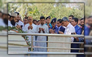 আবরার ফাহাদের কবর জিয়ারতে উপদেষ্টা আসিফ