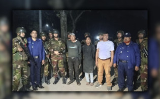 চাঁদাবাজির অভিযোগে বিএনপির ৩ কর্মী যৌথ বাহিনীর হাতে আটক