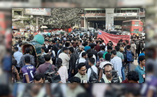 শাহবাগ অবরোধ শেষে ৬ দাবি জানালেন ৩০ কলেজের শিক্ষার্থীরা