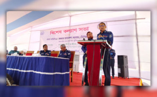‘আমাদের ওপর আক্রমণ করবেন না, আমাদের কাজ করতে দেন’