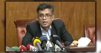 বাংলাদেশে চীনের স্বাস্থ্যসেবা প্রতিষ্ঠানের বিনিয়োগ চান প্রধান উপদেষ্টা