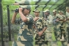 ২ বাংলাদেশিকে ধরে নিয়ে গেল বিএসএফ