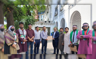 ফিলিস্তিন ইস্যুতে যুক্তরাষ্ট্র-সৌদি দূতাবাসে জবি শিক্ষক-শিক্ষার্থীদের স্মারকলিপি