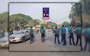 কঠোর নিরাপত্তায় ঢাবি ক্যাম্পাস