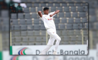 জিম্বাবুয়ে শিবিরে নাহিদ রানার জোড়া আঘাত