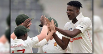 ৬ ওভারে ৩ উইকেট হারিয়ে কঠিন চাপে বাংলাদেশ