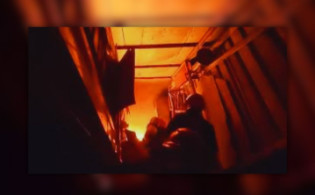 পুরানা পল্টনে বহুতল ভবনের ছাদে আগুন, নিয়ন্ত্রণে ৮ ইউনিট
