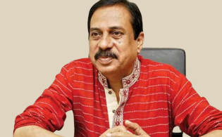 ‘সাংবাদিক বরখাস্ত হয় প্রশ্নে-এমন দেশে মুক্ত গণমাধ্যম দিবস পালন করছি’