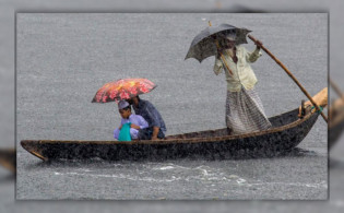 দেশের ১২ অঞ্চলের নদীবন্দরে সতর্কতা