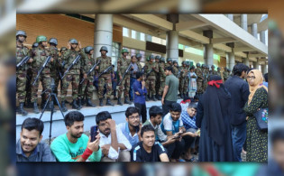নাম পরিবর্তন চেয়ে বিশ্ববিদ্যালয়ের সব ভবনে তালা, অনিশ্চয়তায় গুচ্ছ পরীক্ষা
