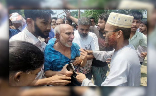 ছাত্রীকে কুপ্রস্তাব, শিক্ষককে গণধোলাই