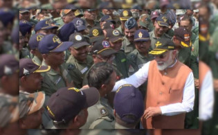 পাকিস্তানের হামলা চালানো বিমানঘাঁটিতে গিয়ে যা বললেন মোদি