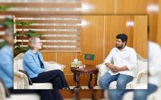 ব্রিটিশ হাইকমিশনারের সঙ্গে তথ্য উপদেষ্টার সৌজন্য সাক্ষাৎ