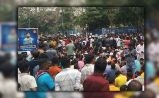 দ্বিতীয় দিনের মতো সড়কে অবস্থান, ইশরাককে মেয়র পদে বসানোর দাবি