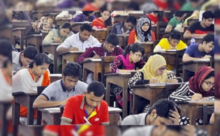 একদিনে ২৩ নিয়োগ পরীক্ষা, চরম ভোগান্তিতে চাকরিপ্রত্যাশীরা