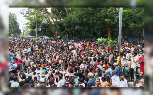 এবার সচিবালয় অভিমুখে ‘লং মার্চ’ করবে শিক্ষকরা