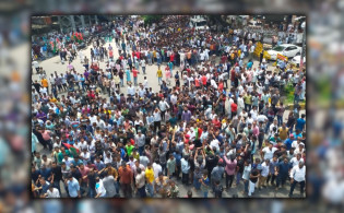 রাজধানীর মৎস্য ভবন মোড় ব্লকেড
