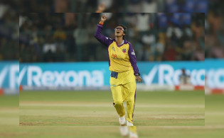 ভারতীয় ক্রিকেটারের বিরুদ্ধে টাকা চুরির অভিযোগ