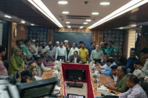 সচিবালয়ের আন্দোলনকারীদের সঙ্গে বৈঠকে ভূমি সচিব