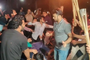 রাবিতে মিছিল চলাকালে সংঘর্ষ; আহ'ত ৩