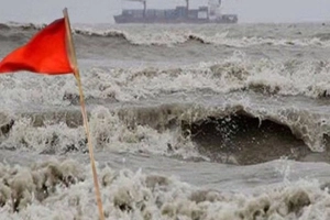 চার সমুদ্র বন্দরে ৩ নম্বর সতর্ক সংকেত জারি
