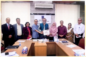 ‘ঢাবি অর্থনীতি ১৯৭৬ স্মৃতি বৃত্তি’ পেলেন যারা